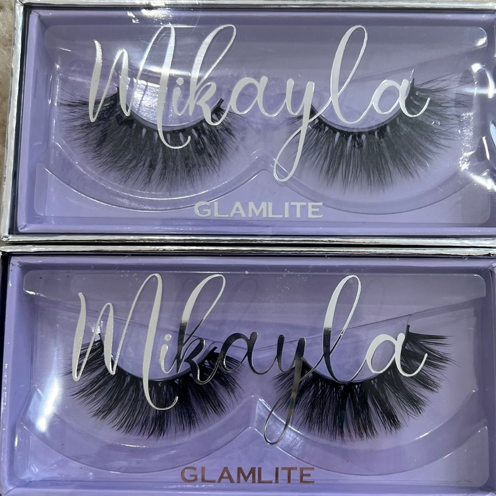 Glamlite x Mikaylajmakeup false eyelashes